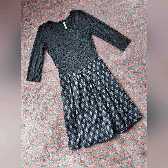 Gilli Dresses | Modcloth Grey Argyle Pleated Skirt 3/4 Sleeve Dress Size Medium | Color: Black/Gray | Size: M | Bergq078's Closet